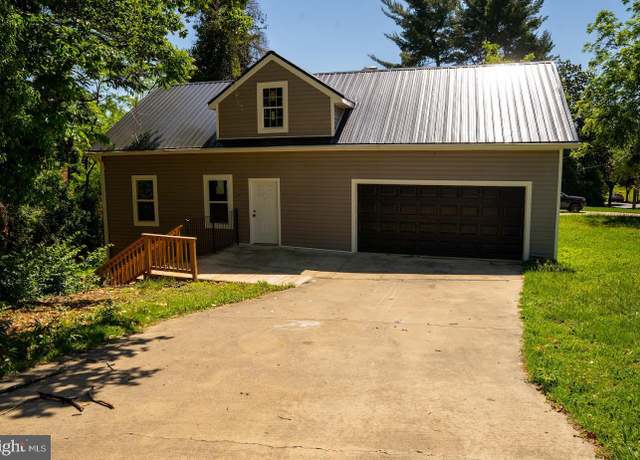 Property at 3704 Suitland Rd SE, Washington, DC 20020, 6 beds, 6 baths