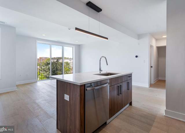 Property at 845 19th St NE Ph 12, Washington, DC 20002, 2 beds, 2.5 baths