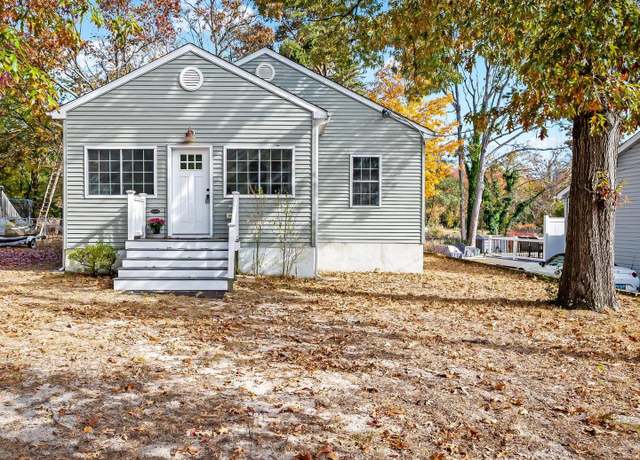 Property at 251 Mallard Dr, Pasadena, MD 21122, 4 beds, 2 baths