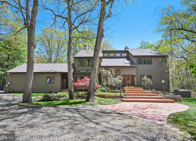 Property at 48 Cardinal Ridge Rd, Medford, NJ 08055, 5 beds, 4.5 baths