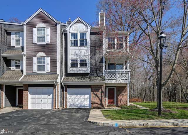 Property at 12 Halstead Pl, Princeton, NJ 08540, 2 beds, 2.5 baths