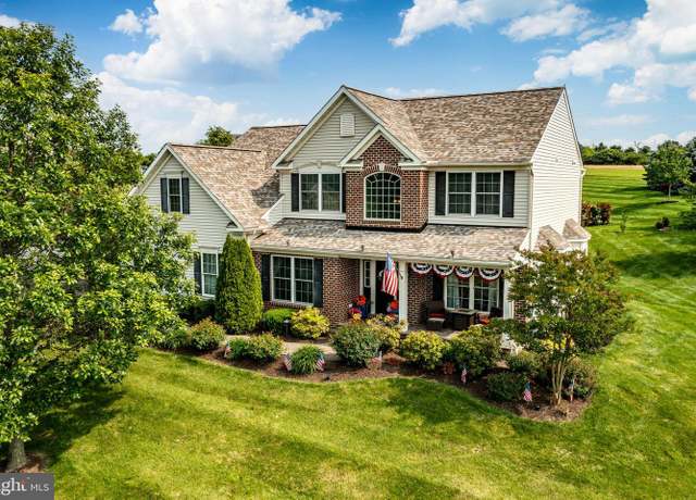 Property at 100 Clover Hill Ln, Spring City, PA 19475, 4 beds, 2.5 baths