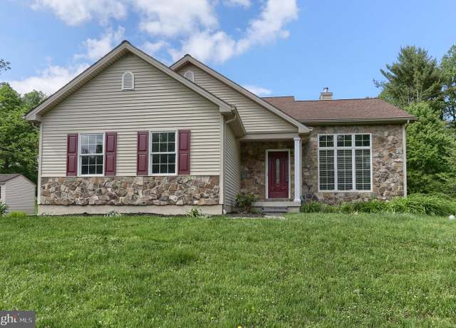 Property at 112 Crooked Hill Rd, Hummelstown, PA 17036, 3 beds, 2.5 baths