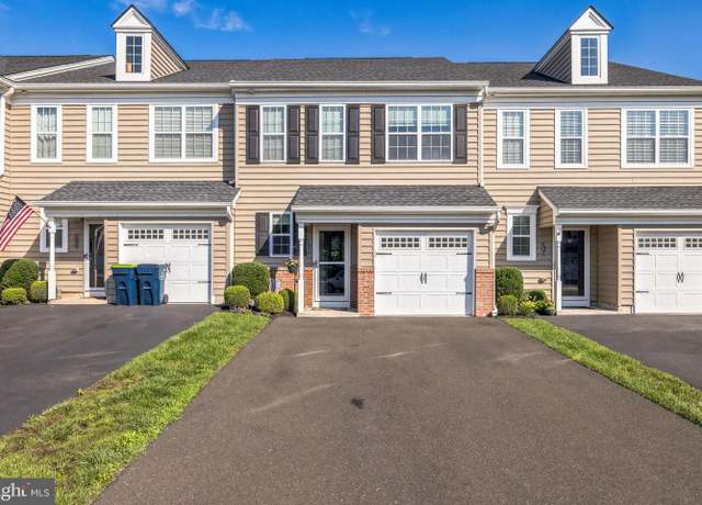 Property at 315 W Hamlin Ave, Telford, PA 18969, 3 beds, 2.5 baths