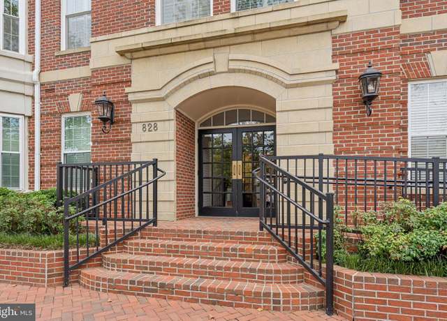 Property at 828 Slaters Ln #203, Alexandria, VA 22314, 2 beds, 2.5 baths
