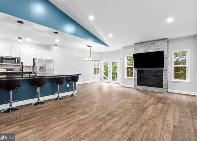 Property at 815 Aztec Dr, Frederick, MD 21701, 6 beds, 3 baths