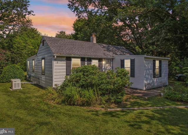 Property at 71 Old Amboy Rd, Trenton, NJ 08620, 2 beds, 1 bath