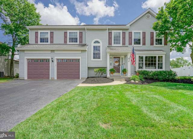 Property at 33 Olympia Ln, Sicklerville, NJ 08081, 4 beds, 2.5 baths