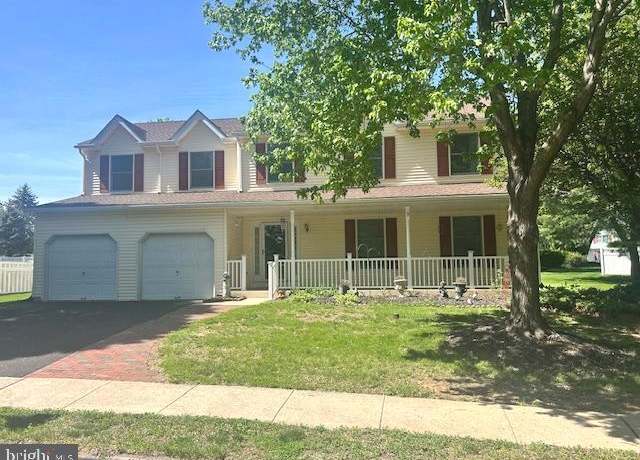 Property at 618 Highpointe Cir, Langhorne, PA 19047, 4 beds, 2.5 baths