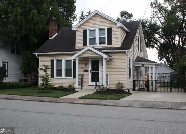 Property at 262 F St, Carlisle, PA 17013, 3 beds, 1.5 baths