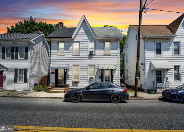 Property at 36 W Simpson St, Mechanicsburg, PA 17055, 3 beds, 1 bath