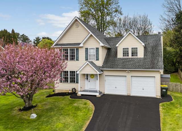Property at 130 W Hillside Dr, Oxford, PA 19363, 3 beds, 1.5 baths