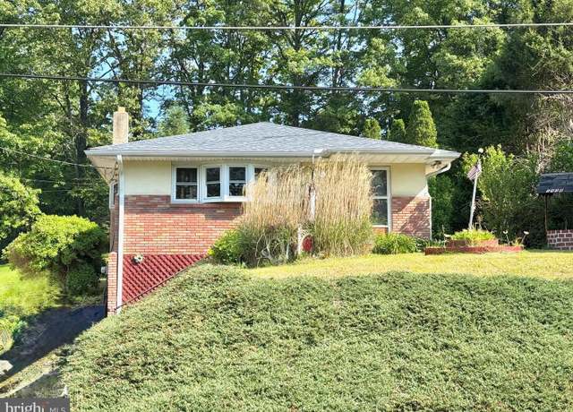 Property at 1938 High Park Mnr, Pottsville, PA 17901, 3 beds, 1.5 baths