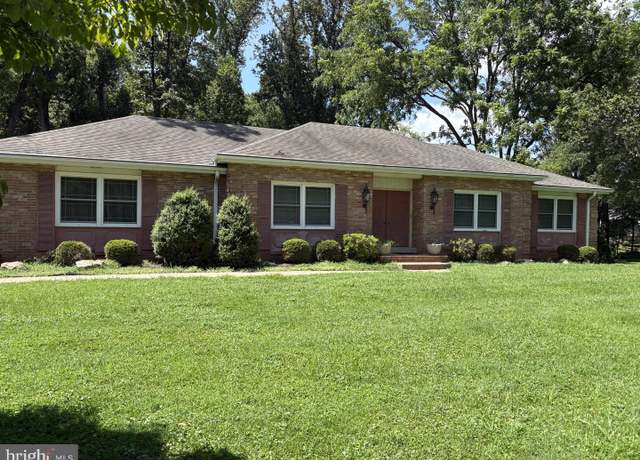 Property at 7368 Pembrooke Ct, Warrenton, VA 20187, 3 beds, 3.5 baths