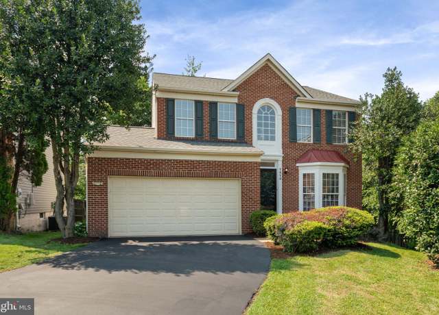 Property at 7873 Cranford Farm Cir, Lorton, VA 22079, 4 beds, 3 baths