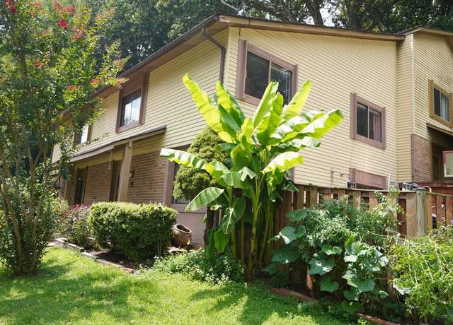 Property at 5674 Oak Tanager Ct, Burke, VA 22015, 3 beds, 1.5 baths