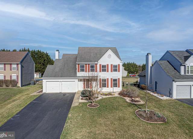 Property at 21 Oakview Dr, Newark, DE 19702, 4 beds, 2.5 baths