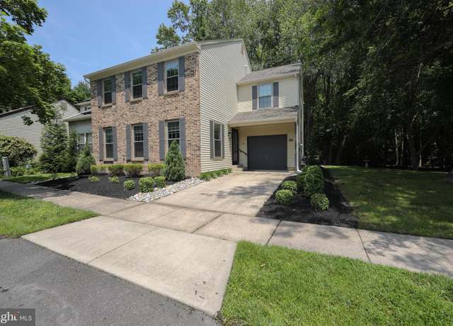 Property at 36 Bretshire Ct, Medford, NJ 08055, 4 beds, 2.5 baths