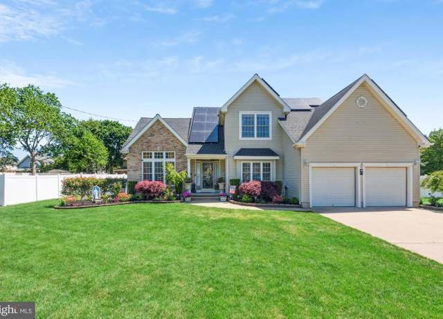 Property at 178 Pine Ave, West Berlin, NJ 08091, 3 beds, 2.5 baths