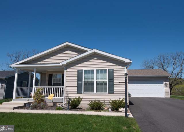 Property at 19 Finch Dr N, Bechtelsville, PA 19505, 2 beds, 2 baths