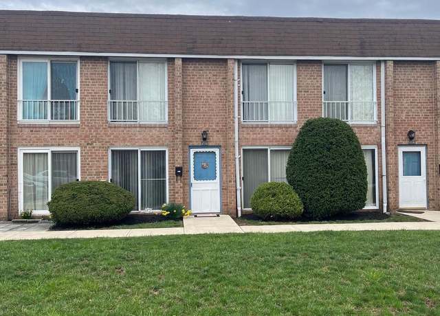 Property at 422 Brandywine Ct, Warminster, PA 18974, 2 beds, 1.5 baths