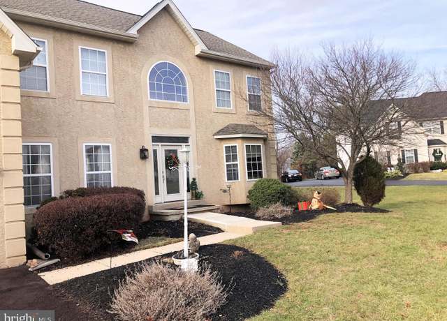 Property at 815 Jona Cir, Collegeville, PA 19426, 6 beds, 3 baths