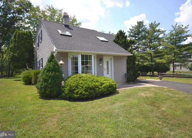 Property at 114 Stony Creek Ave, Lansdale, PA 19446, 4 beds, 2 baths