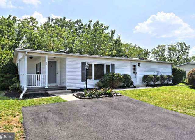 Property at 75 Wood Hollow Dr, Harleysville, PA 19438, 2 beds, 2 baths