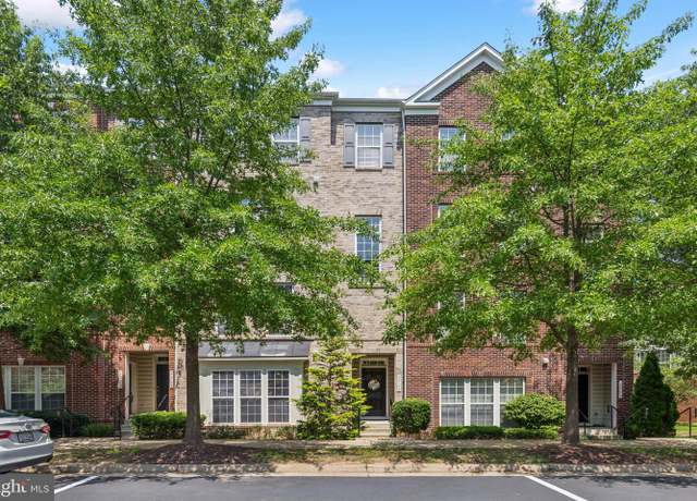 Property at 2224 Merseyside Dr, Woodbridge, VA 22191, 3 beds, 2.5 baths
