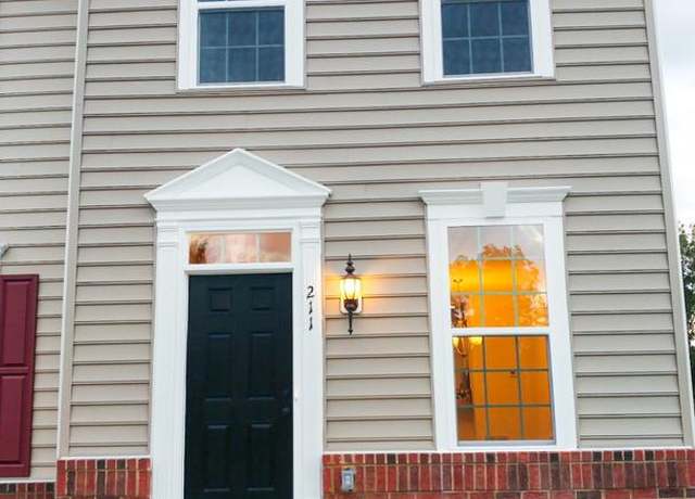 Property at 211 Streamview Dr, Fredericksburg, VA 22405, 3 beds, 3 baths