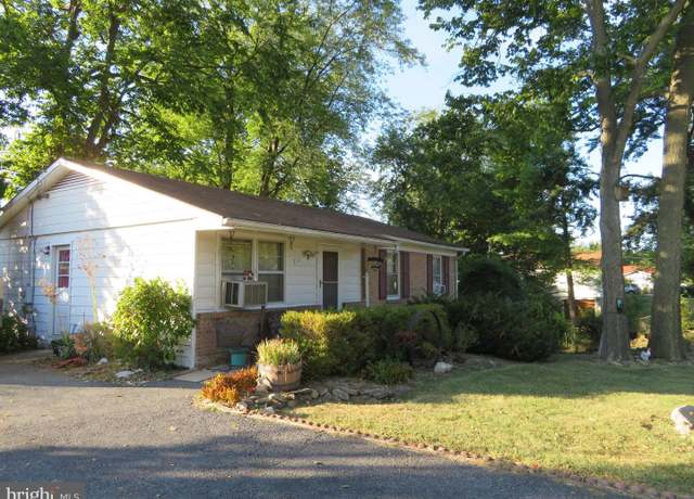 Property at 84 Hawthorne Ave, Martinsburg, WV 25401, 3 beds, 1.5 baths