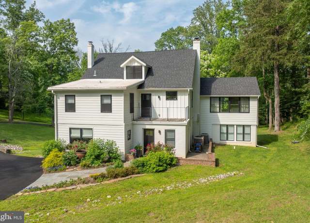 Property at 2701 Montchanin Rd, Wilmington, DE 19807, 5 beds, 3.5 baths