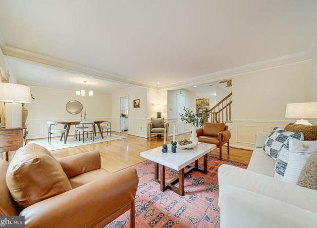 Property at 10836 Brewer House Rd, Rockville, MD 20852, 3 beds, 2.5 baths