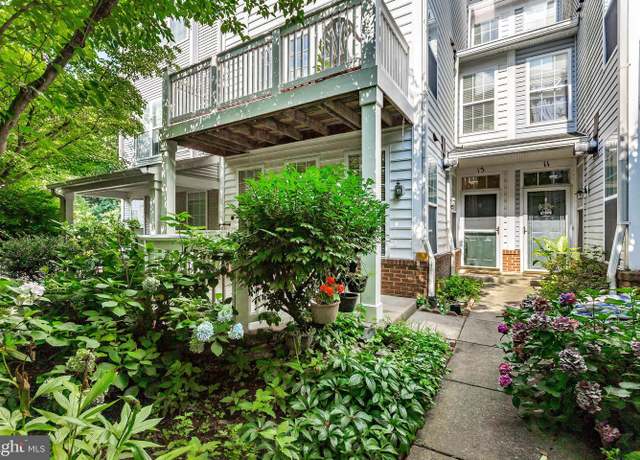 Property at 13 Crusader Ct, Germantown, MD 20874, 3 beds, 2.5 baths