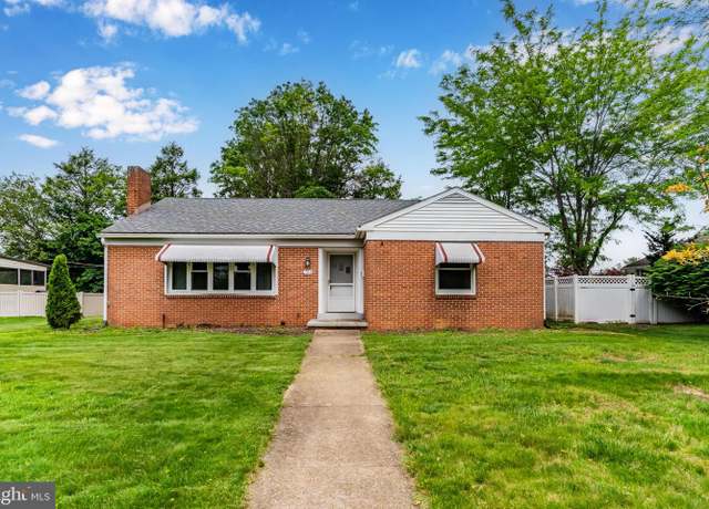 Property at 704 Green Acres St, Mechanicsburg, PA 17055, 3 beds, 1 bath