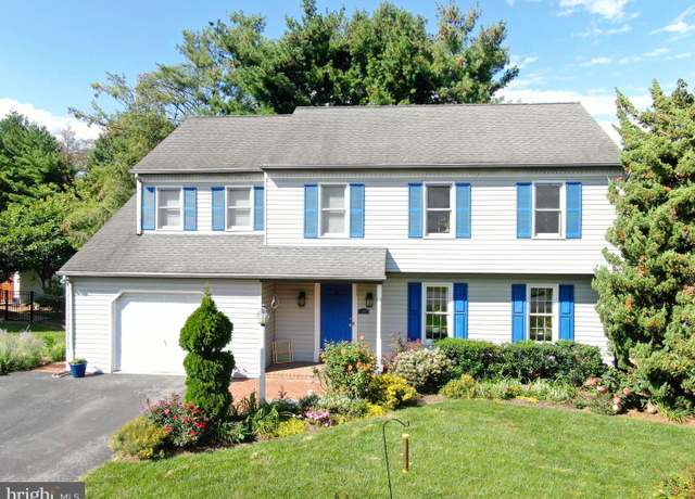 Property at 30 Charles Pl, Brownstown, PA 17508, 4 beds, 2.5 baths