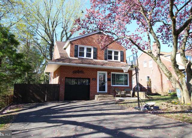 Property at 2112 Woodland Rd, Abington, PA 19001, 4 beds, 2.5 baths
