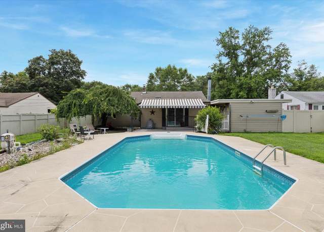 Property at 508 Sherwood Ln, Hatboro, PA 19040, 3 beds, 2 baths