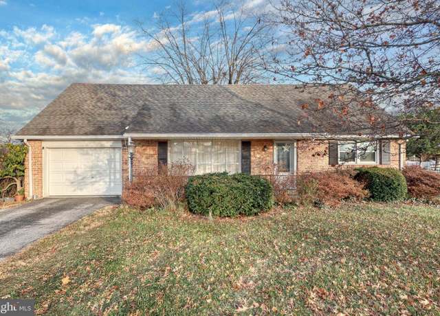 Property at 385 Edgewood Rd, York, PA 17402, 4 beds, 2 baths