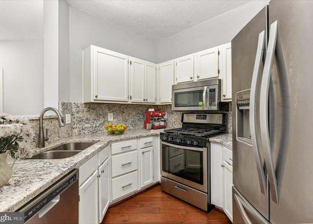 Property at 14309 Climbing Rose Way #204, Centreville, VA 20121, 2 beds, 2 baths
