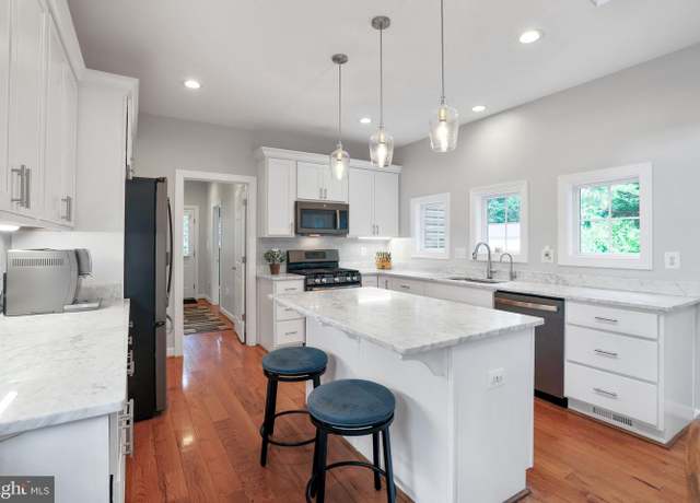 Property at 6436 Holyoke Dr, Annandale, VA 22003, 4 beds, 3.5 baths