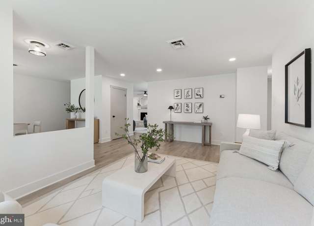 Property at 12663 Willow Spring Ct, Herndon, VA 20170, 3 beds, 2 baths