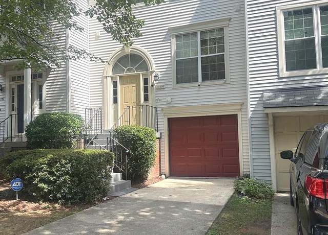 Property at 12287 Wye Oak Commons Cir, Burke, VA 22015, 3 beds, 3.5 baths