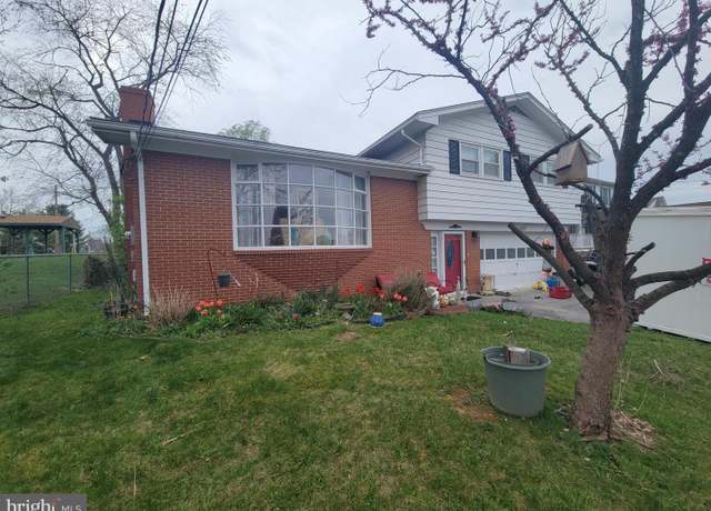 Property at 1321 Woodside Ave, Front Royal, VA 22630, 3 beds, 2.5 baths