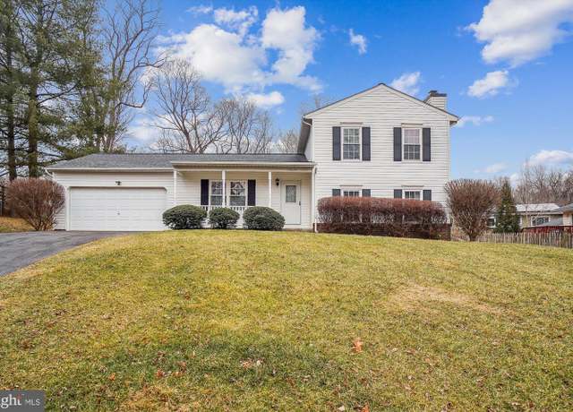 Property at 19005 High Point Dr, Gaithersburg, MD 20879, 4 beds, 2.5 baths