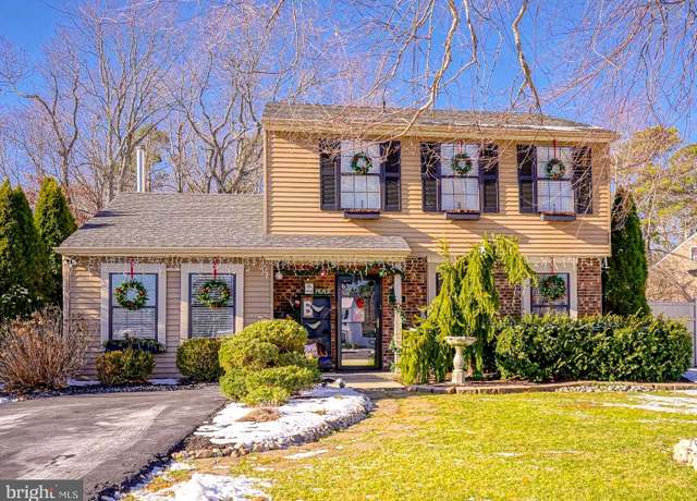 Property at 125 Saint Moritz Dr, Sicklerville, NJ 08081, 4 beds, 1.5 baths