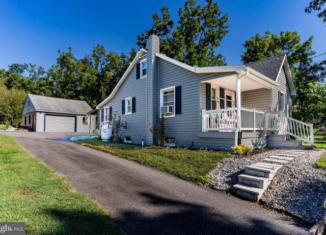 Property at 7 Burgners Mill Rd, Carlisle, PA 17015, 3 beds, 1 bath
