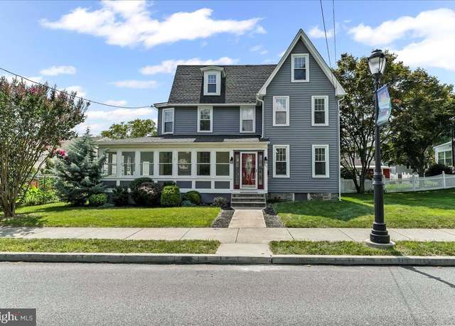 Property at 810 Prospect Ave, Prospect Park, PA 19076, 4 beds, 1.5 baths