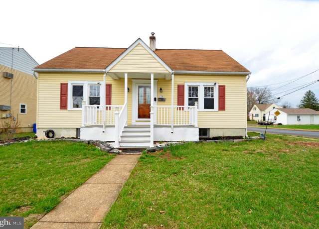 Property at 135 Union St, Hatfield, PA 19440, 4 beds, 2 baths