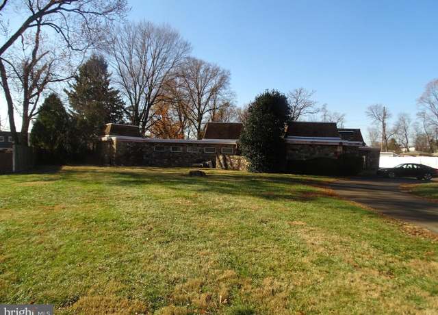 Property at 2754 Willits Rd, Philadelphia, PA 19136, 3 beds, 3.5 baths